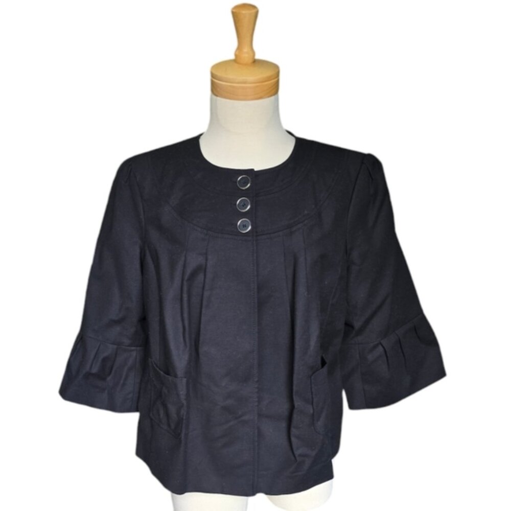 Ispiri Black bell style sleeve Buttoned Cropped Blazer. Size X-Large